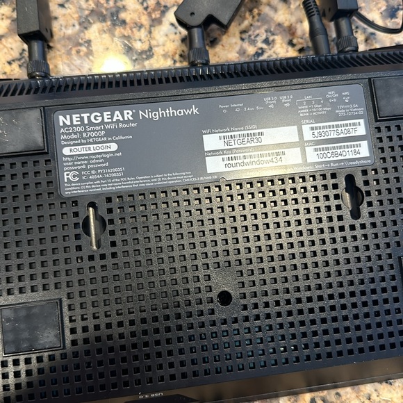 NETGEAR Nighthawk AC2300 Smart Wi-Fi Router (R7000P) - Picture 3 of 3